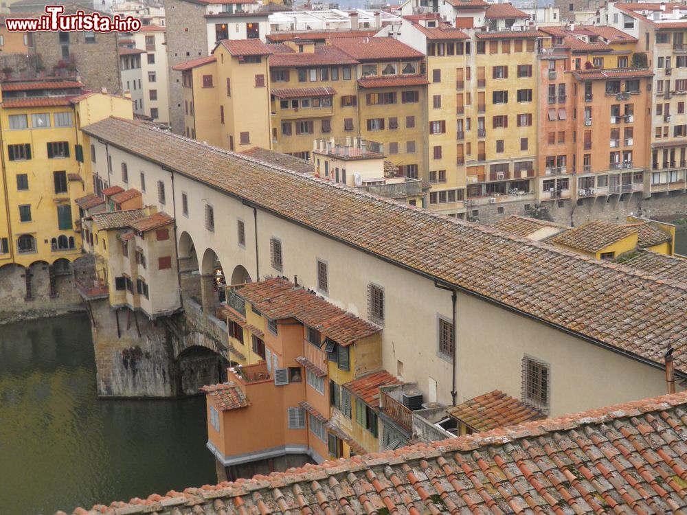 Immagine La vista del Corridoio Vasariano sul Ponte Vecchio di Firenze