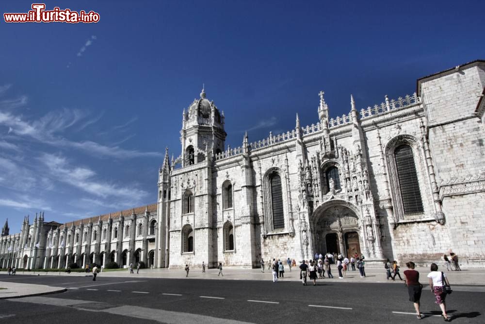 Immagine Il Mosteiro dos Jerónimos, l'enorme monastero costruito a partire dal 1502 a Belém (Lisbona). È stato dichiarato nel 1983 Patrimonio dell'Umanità dall'UNESCO - foto © Turismo de Lisboa