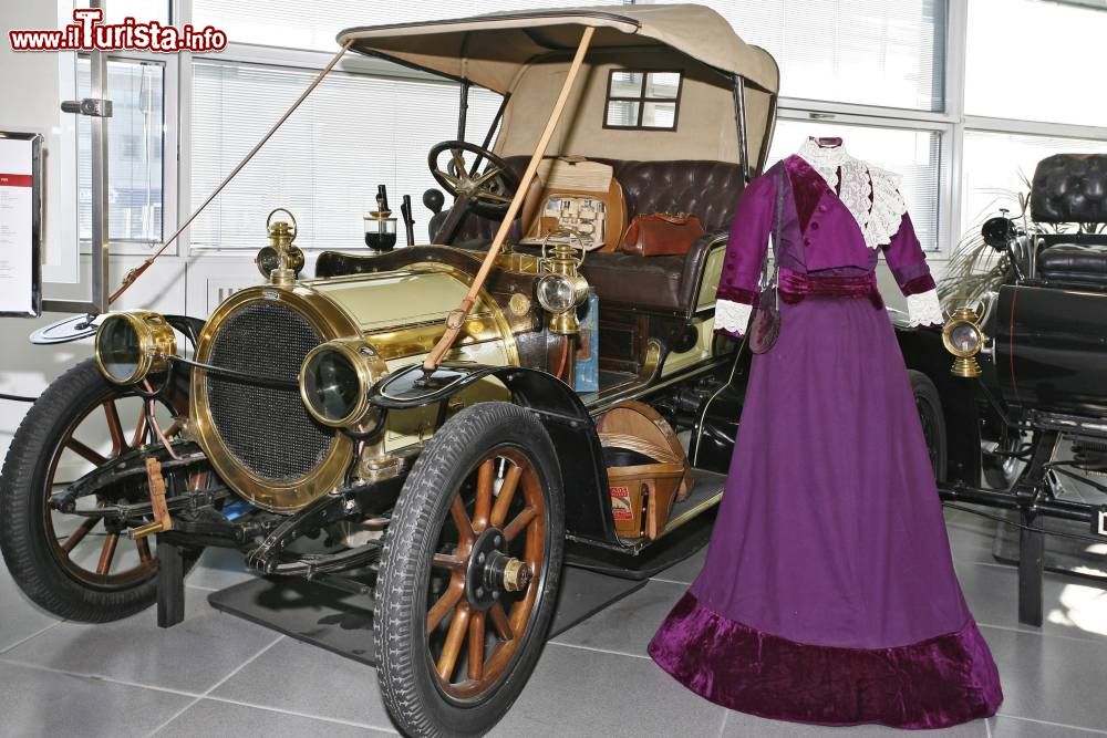 Immagine Auto Cottereau del 1903 al Museo Nicolis di Villafranca di Verona - © museonicolis.com