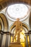 Il lato B del David di Michelangelo troneggia nel cuore della Galleria dell'Accademia di Firenze. - © Giancarlo Liguori / Shutterstock.com