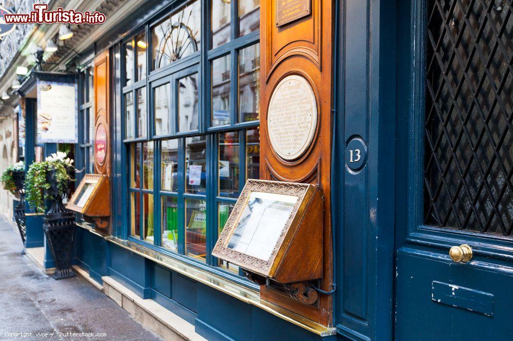 Immagine Il Café Le Procope è il più antico caffè ancora in attività di Parigi. Fu aperto nel 1686 dal siciliano Francesco Procopio. Si trov nel quartiere di Saint-Germain-des-Prés - foto © vvoe / Shutterstock.com
