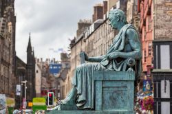 La statua di David Hume, famoso filosofo scozzese, ...