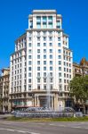 Un palazzo imponente del Passeig de Gracia a Barcellona - © Veniamin Kraskov / Shutterstock.com