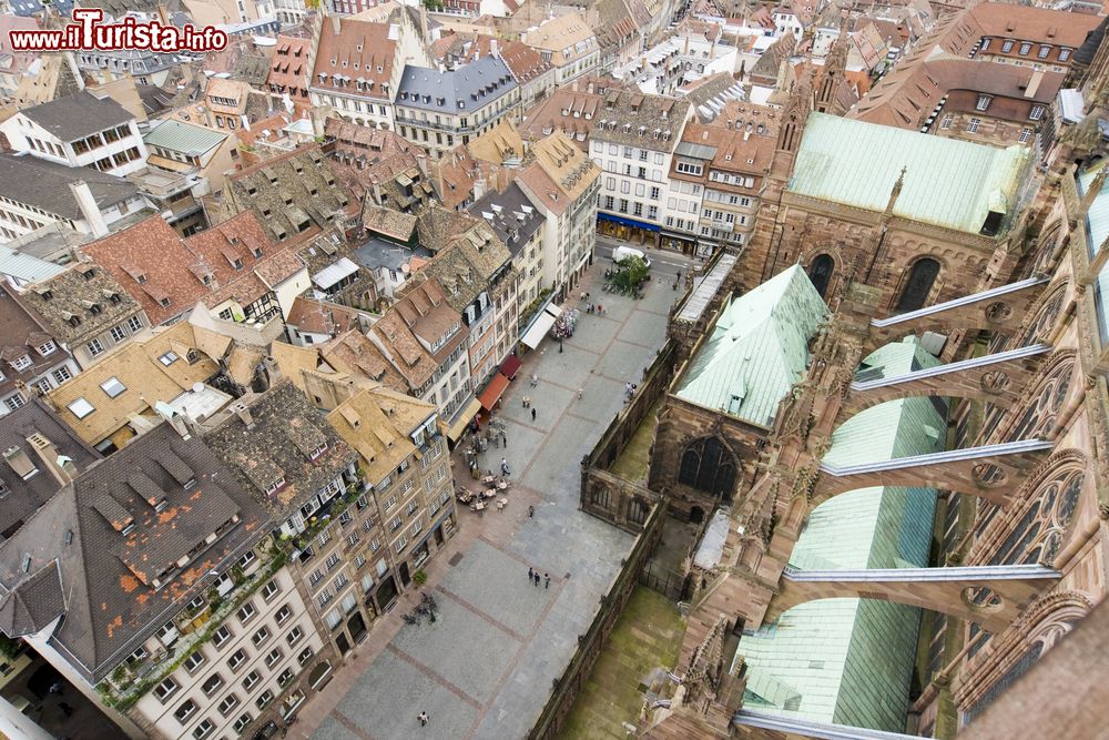 Immagine Il centro storico di Strasburgo (Francia) visto dall'alto della terrazza della Cathédrale de Notre-Dame.