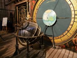 L’orologio astronomico della cattedrale di Strasburgo (Alsazia, Francia). Quando fu costruito, Strasburgo si trovava nel territorio tedesco e per questo fu definito "una delle sette ...