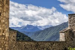 Le montagne del Trentino fotografate dagli spalti del Castello di Stenico
