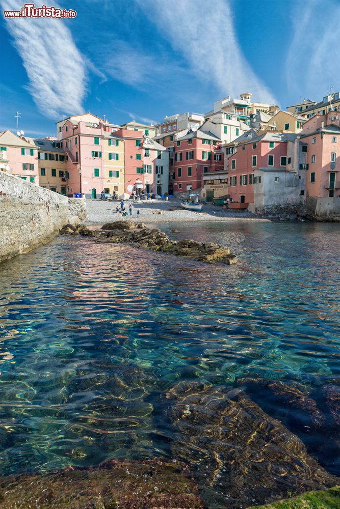 Immagine Il mare limpido di Boccadasse a Genova