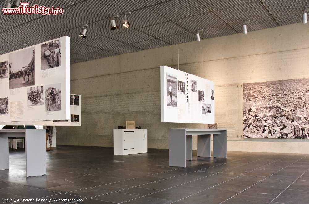 Immagine L'interno del museo-centro di documentazione Topographie des Terrors (Topografia del Terrore) a Berlino, Germania - foto © Brendan Howard / Shutterstock.com