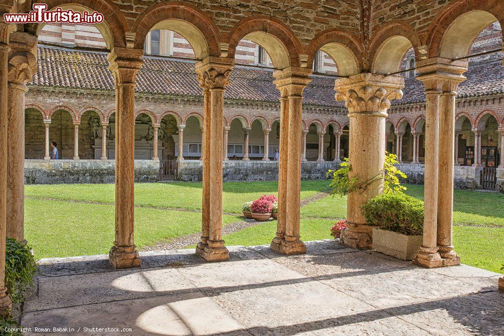 Immagine Il chiostro della Basilica di San Zeno Maggiore a Verona - © Roman Babakin / Shutterstock.com