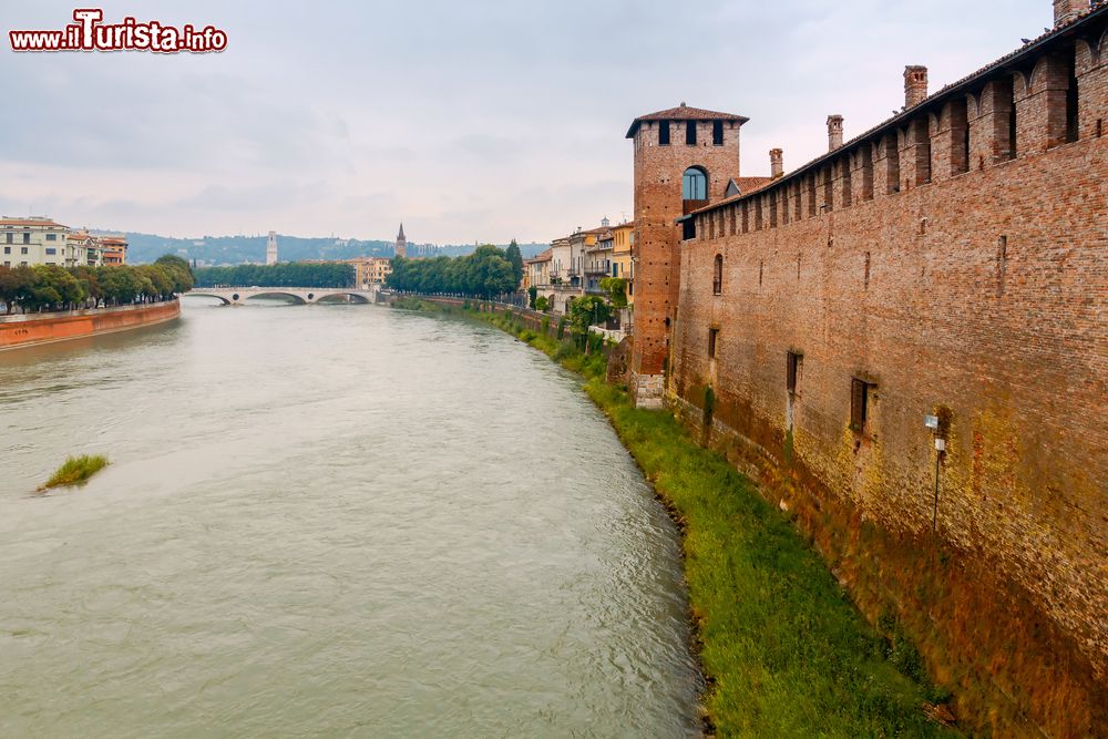 Immagine Le mura di Castelvecchio, stupendo castello medievale affacciato sull'Adige, il fiume che attraversa Verona.