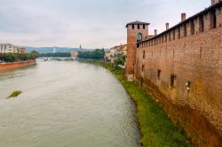 Le mura di Castelvecchio, stupendo castello medievale affacciato sull'Adige, il fiume che attraversa Verona.
