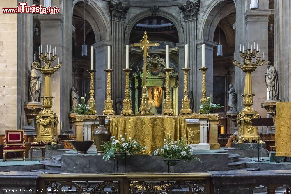 Immagine Altare maggiore della Chiesa di Saint Sulpice a Parigi - © Kiev.Victor / Shutterstock.com