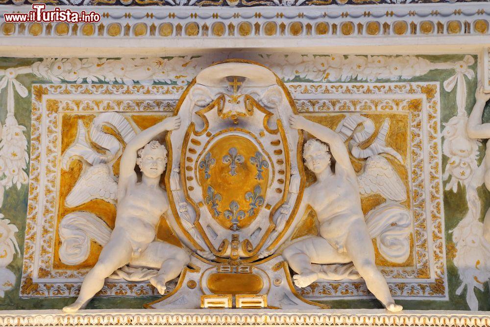 Immagine Gli stucchi della Loggia di Ercole a Palazzo Farnese, Caprarola, Lazio - © trotalo / Shutterstock.com