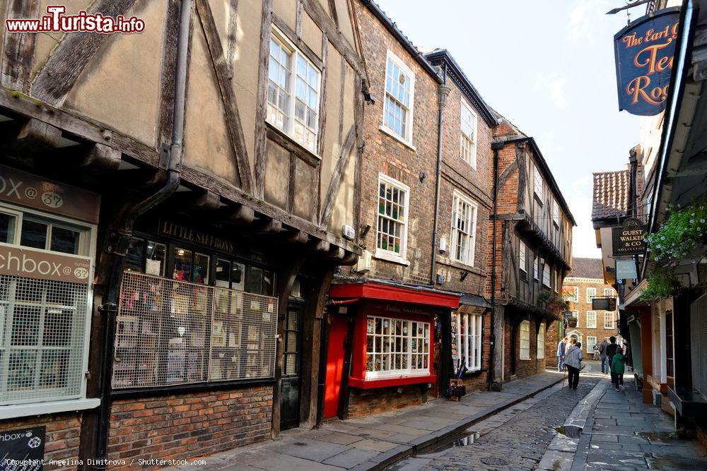 Immagine The Shambles è un'antica strada dove un tempo si trovavano le botteghe dei macellai nel centro di York (Inghilterra) - © Angelina Dimitrova / Shutterstock.com