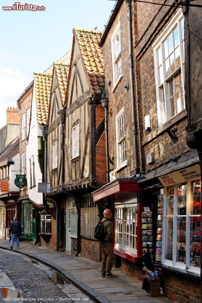 Immagine The Shambles era l'antica strada dei macellai di York. Qui si trovano ancora case risalenti al XIV secolo - foto © Angelina Dimitrova / Shutterstock.com