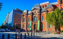 L'edificio della Renwick Gallery, parte della Smithsonian Institution a Washington DC - foto © Oomka / Shutterstock.com