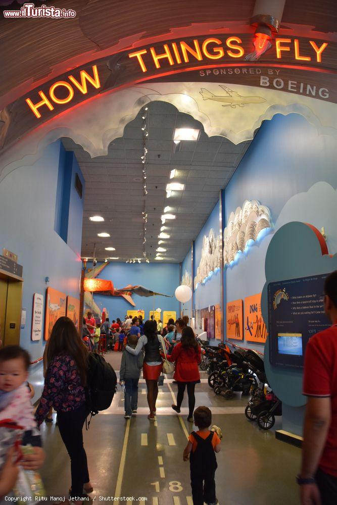 Immagine Una veduta interna del National Air and Space Museum di Washington, DC, Stati Uniti - © Ritu Manoj Jethani / Shutterstock.com