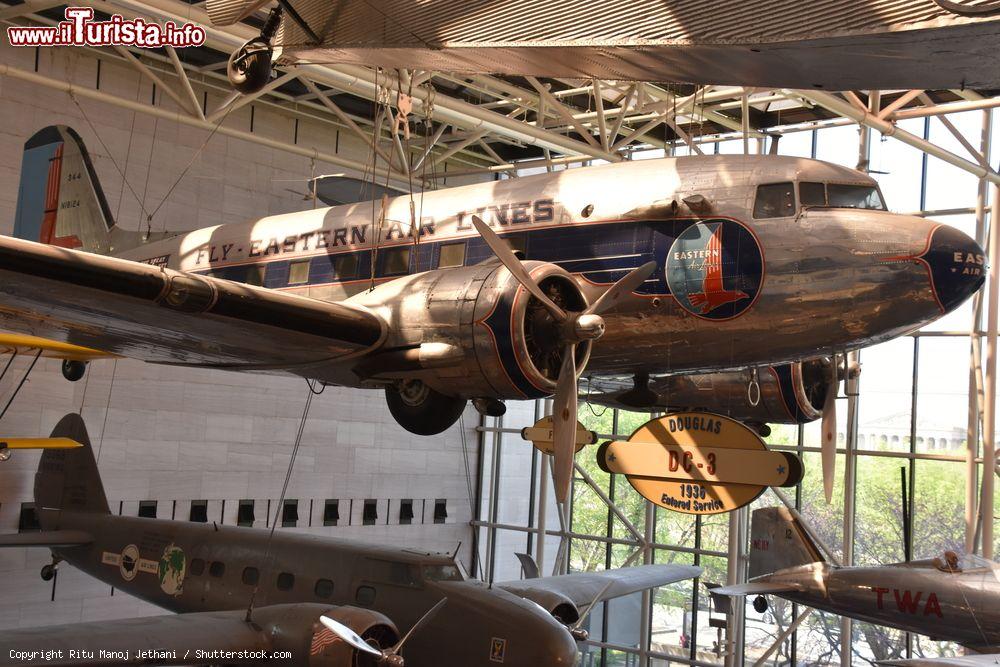 Immagine Uno dei primi aerei della Fly Eastern Air Lines al Museo Nazionale dell'Aria e dello Spazio a Washington DC, Stati Uniti - © Ritu Manoj Jethani / Shutterstock.com