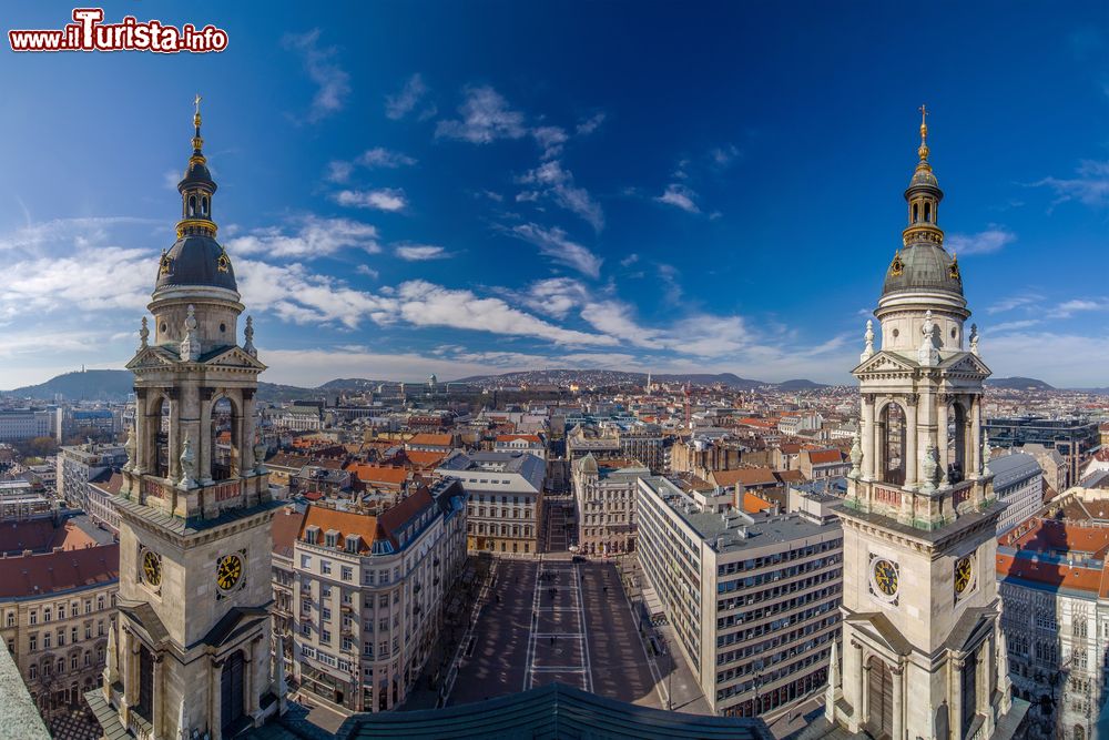 Immagine Vista panoramica su Budapest (Ungheria) dalla cupola della Basilica di Santo Stefano.