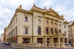 L'elegante Budai Vigado, il teatro neoclassico nel quartiere di Vizivaros a Budapest (Ungheria).
