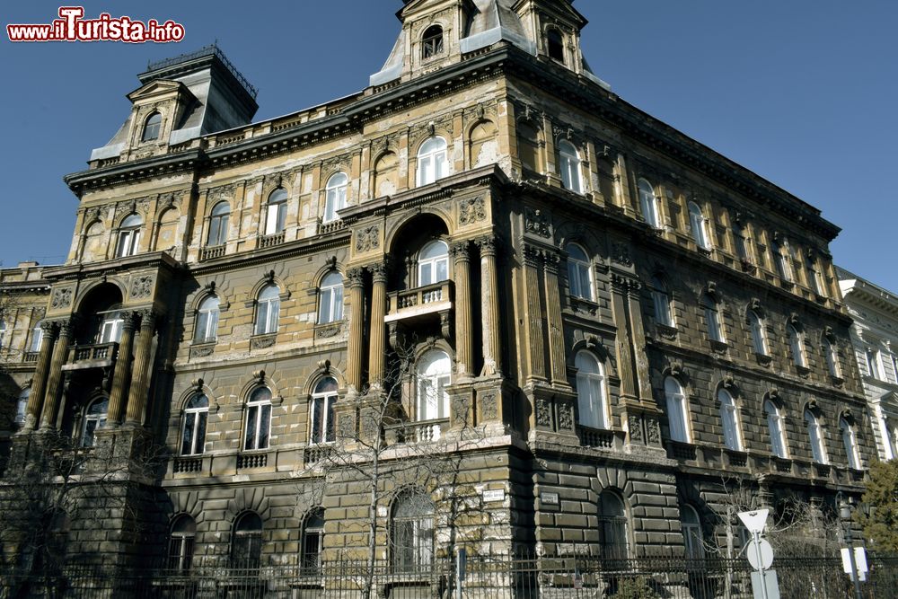 Immagine Un palazzo storico che si affaccia su Andrassy Ut, la principale via del centro di Budapest (Ungheria)