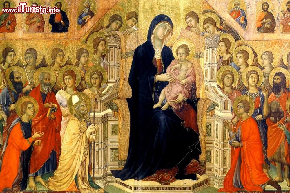 Immagine Il pittore Duccio di Buoninsegna realizzò tra il 1308 e il 1311 "La Maestà del Duomo di Siena", l'antica pala d'altare della Cattedrale, oggi ospitata nel Museo dell'Opera del Duomo.