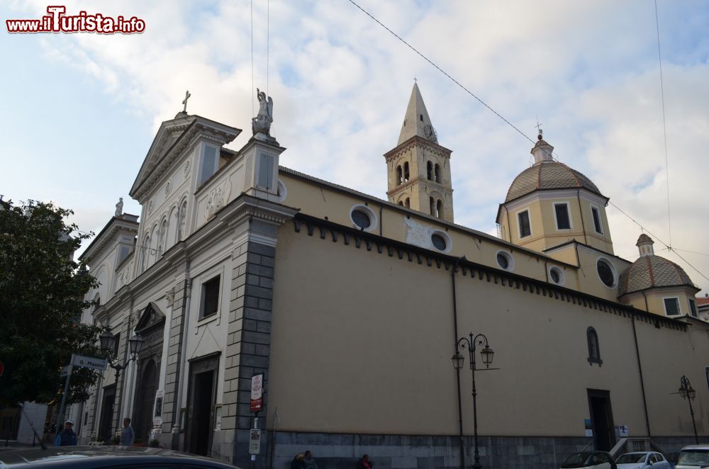 Immagine La Chiesa di Sant'Ambrogio ad Alassio, vista esterna