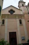 La semplice facciata della chiesa di Sant’Anna ad Alassio
