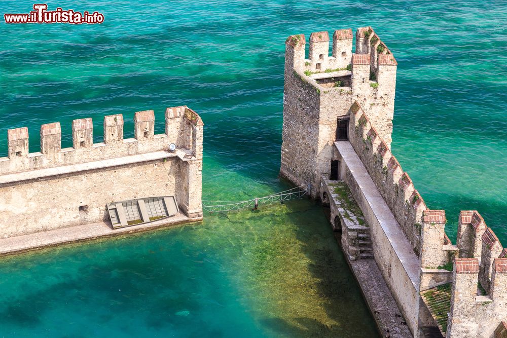 Immagine Scorcio del Castello di Sirmione in Lombardia