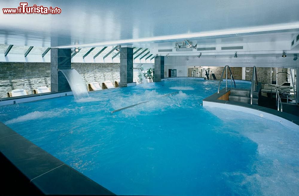 Immagine La piscina termale del Grand Hotel Terme Roseo a Bagno di Romagna