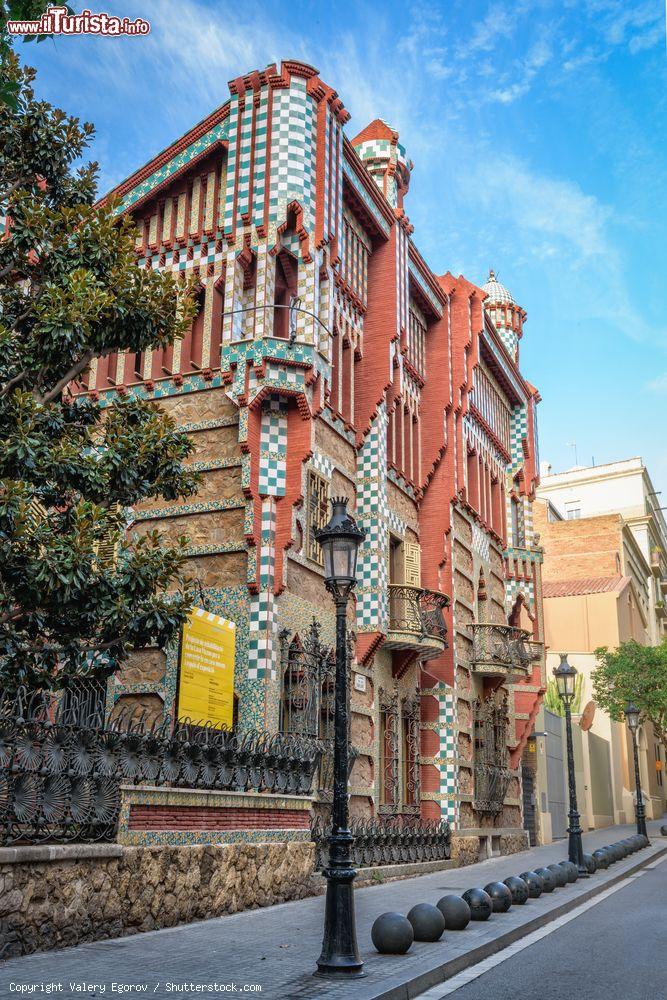 Immagine Il primo esempio di Art Nouveau: Casa VIcens a Barcellona - © Valery Egorov / Shutterstock.com