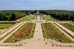 I giardini simmetrici del parco del Castello di Vaux le Vicomte in Francia. - © Svetlana Pechenkina / Shutterstock.com