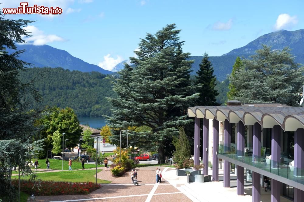 Immagine Panorama delle Terme e del Lago di Levico - foto Daniele Mosna275