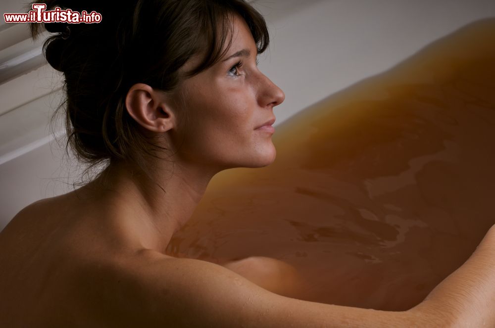 Immagine Ragazza in bagno termale alle Terme di Levico - Ronny Kiaulehn