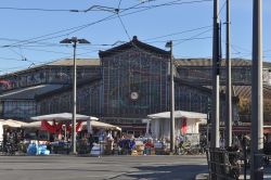 La piazza del mercato di Porta Palazzo, Borgo Dora a Torino - © s74 / Shutterstock.com