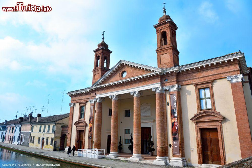 Immagine La Chiesa di San Pietro dell'Ospedale degli Infermi di Comacchio  - © maudanros / Shutterstock.com