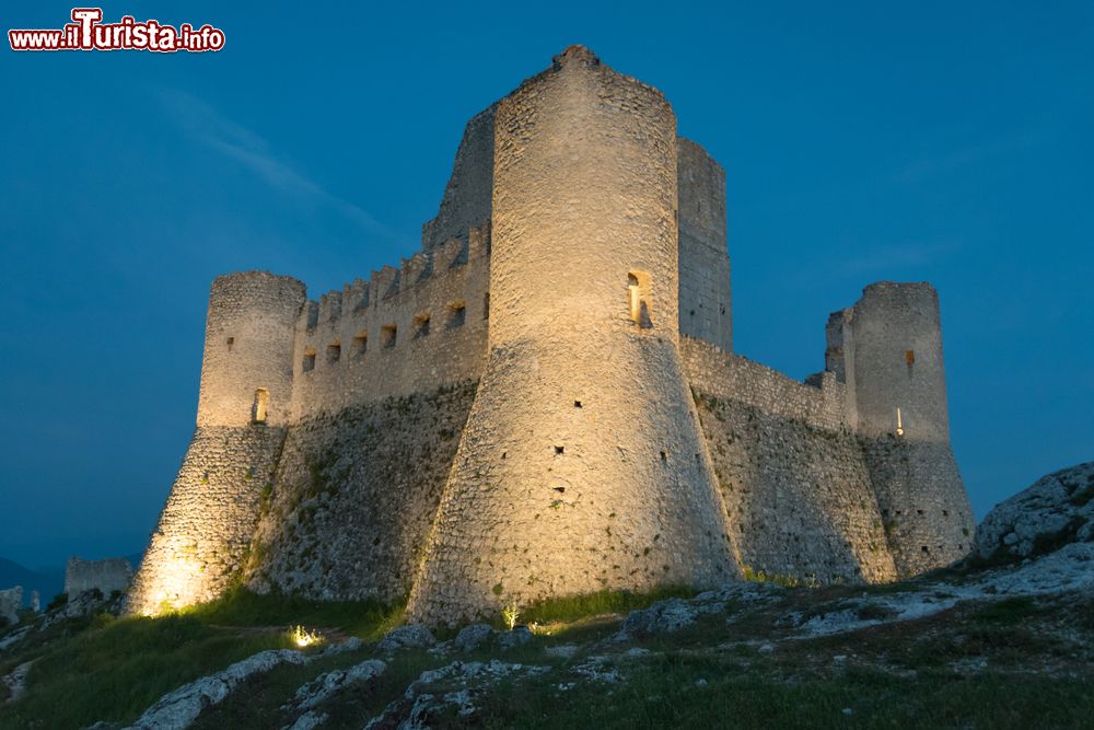 Immagine Fotografia notturna della fortezza di Rocca Calascio in Abruzzo