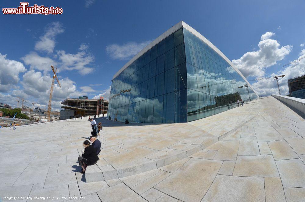 Immagine Veduta della moderna Opera House di Oslo, Norvegia - © Sergey Kamshylin / Shutterstock.com