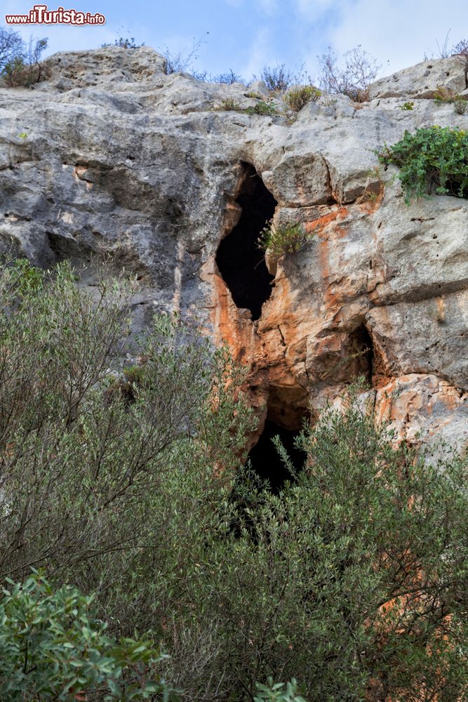 Immagine Grotte naturali e preistoriche a Cava d'Ispica in Sicilia