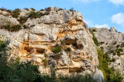Visita alla gravina di Cava d'Ispica parco naturale ed archeologico della Sicilia