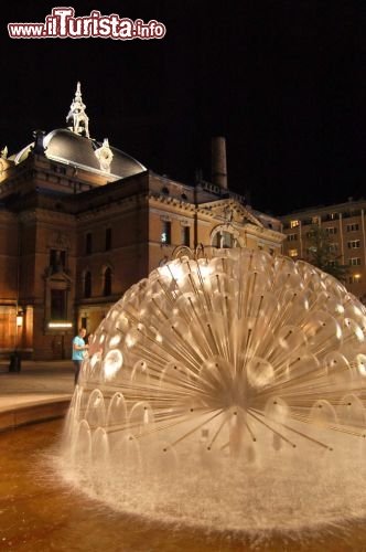 Fontana di Oslo in notturna