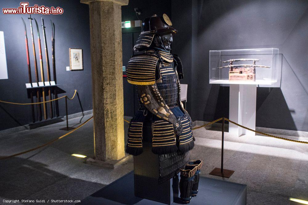 Immagine Costume Samurai ed accessori dei guerrieri giapponesi al Museo d'Arte Orientale a Torino - © Stefano Guidi / Shutterstock.com
