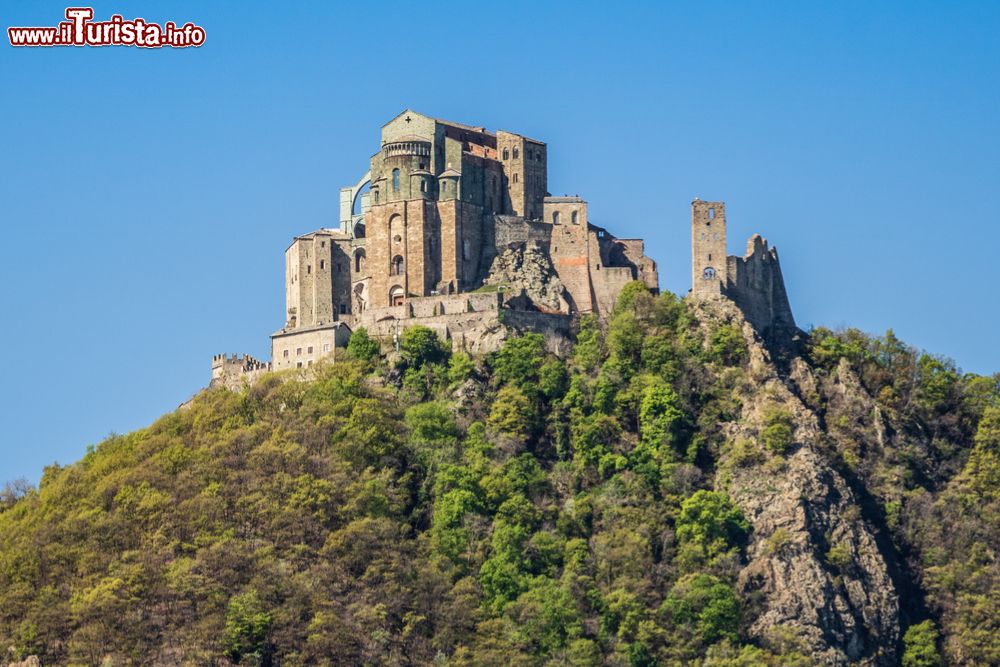 Immagine La skyline inconfondibile della Sacra di San Michele in Piemonte