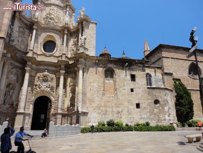 Immagine La cattedrale vista da Plaza de la Reina