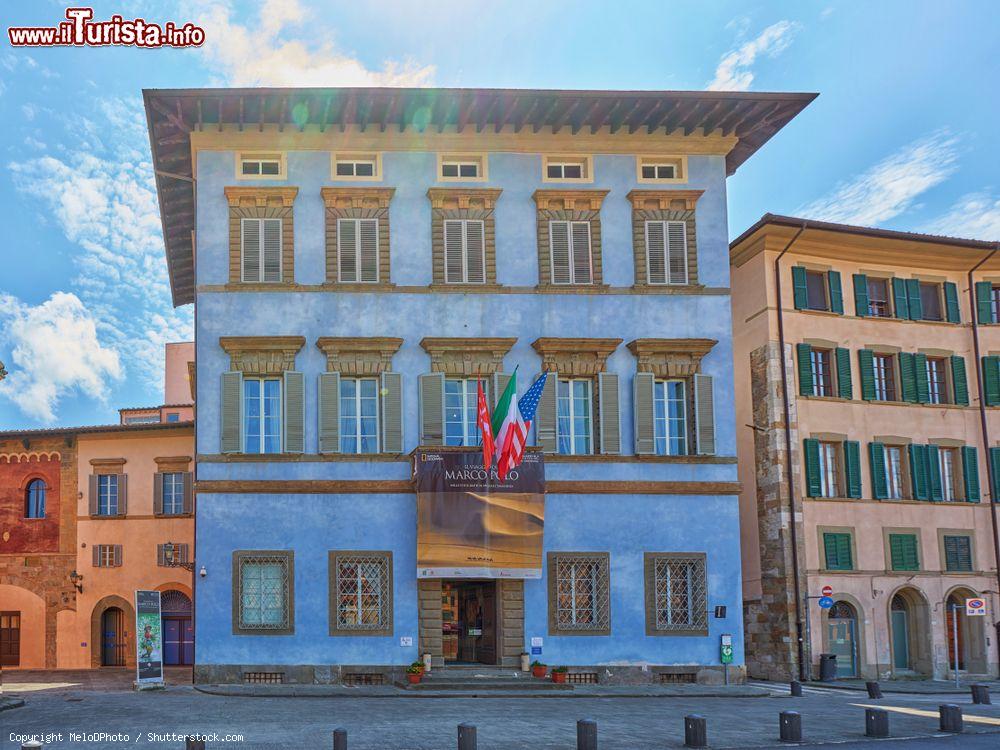 Immagine Palazzo Giuli Rosselmini Gualandi meglio conosciuto come Palazzo Blu ospita mostre e rassegne d'arte in centro a Pisa - © MeloDPhoto / Shutterstock.com