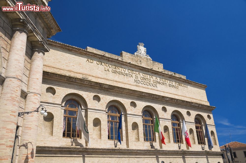 Immagine Un particolare dell'esterno dello Sferisterio di Macerata, regione Marche.