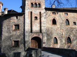 Ingresso al Castello di Marne a Filago in Lombardia - © Giorces - Wikipedia