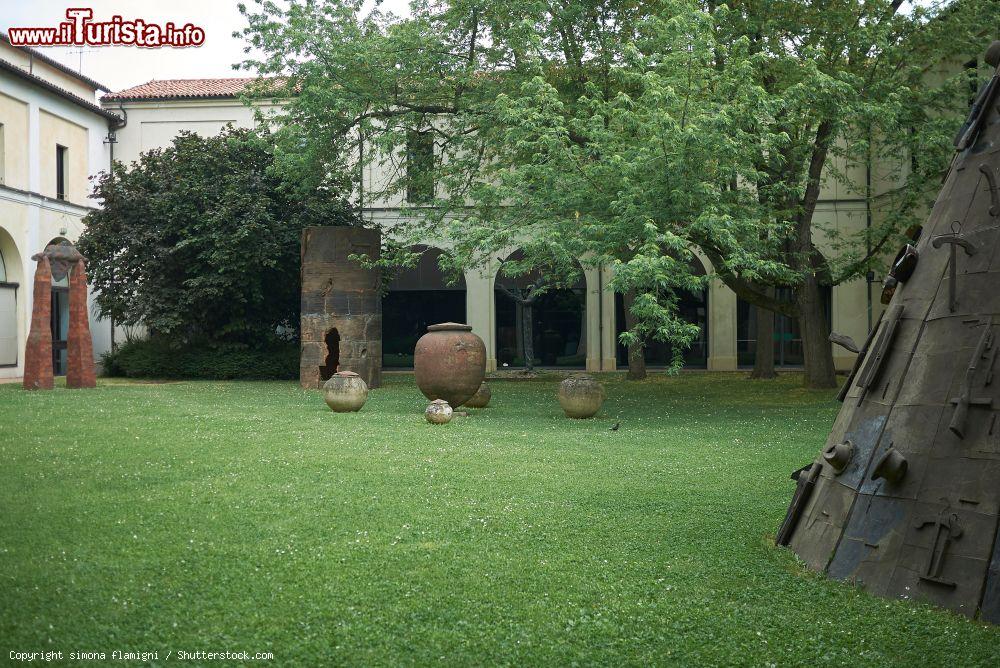 Immagine Visita al MIC di Faenza, Il Museo Internazionale delle Ceramiche in Romagna - © simona flamigni / Shutterstock.com