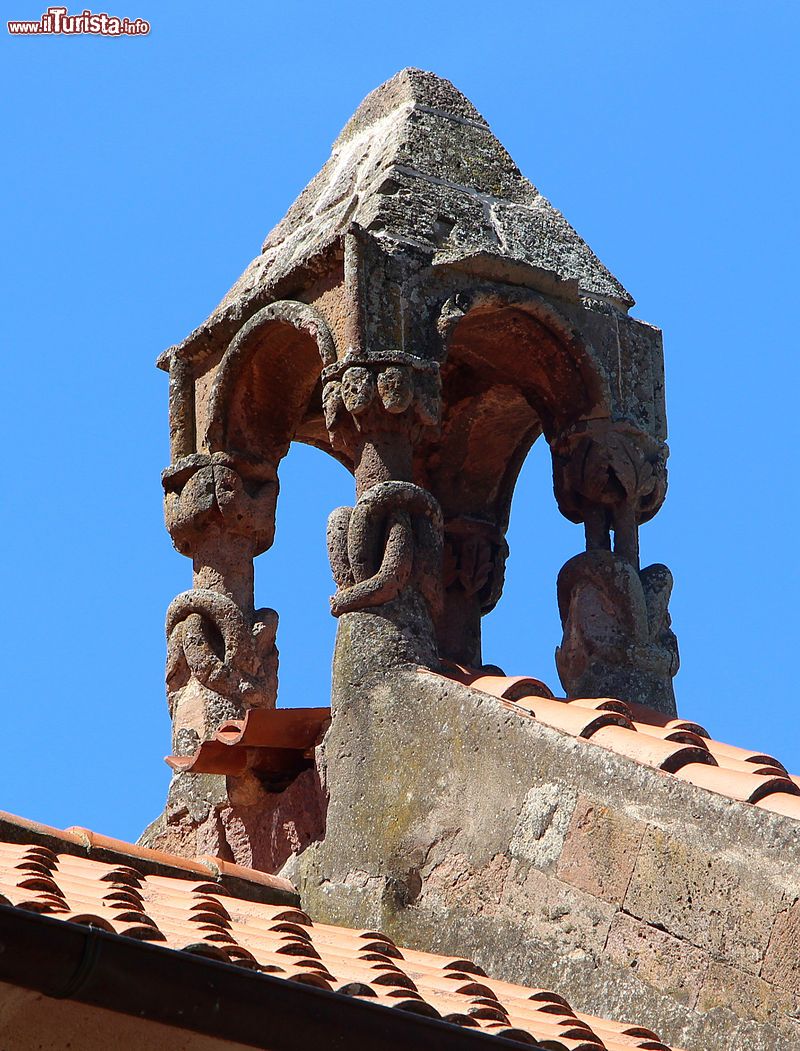 Immagine Lanterna in pietra scolpita, Chiesa di San Pietro a Bosa - © Sailko, CC BY-SA 3.0, Wikipedia