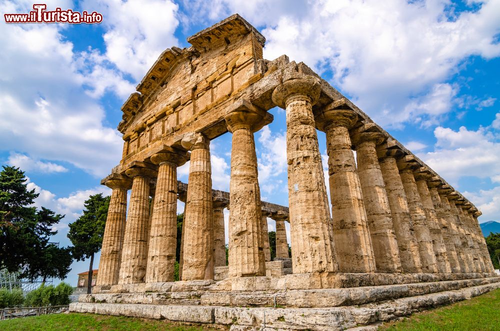 Immagine Il Tempio di Atena suìi trova a Paestum nel Cilento, in Campania